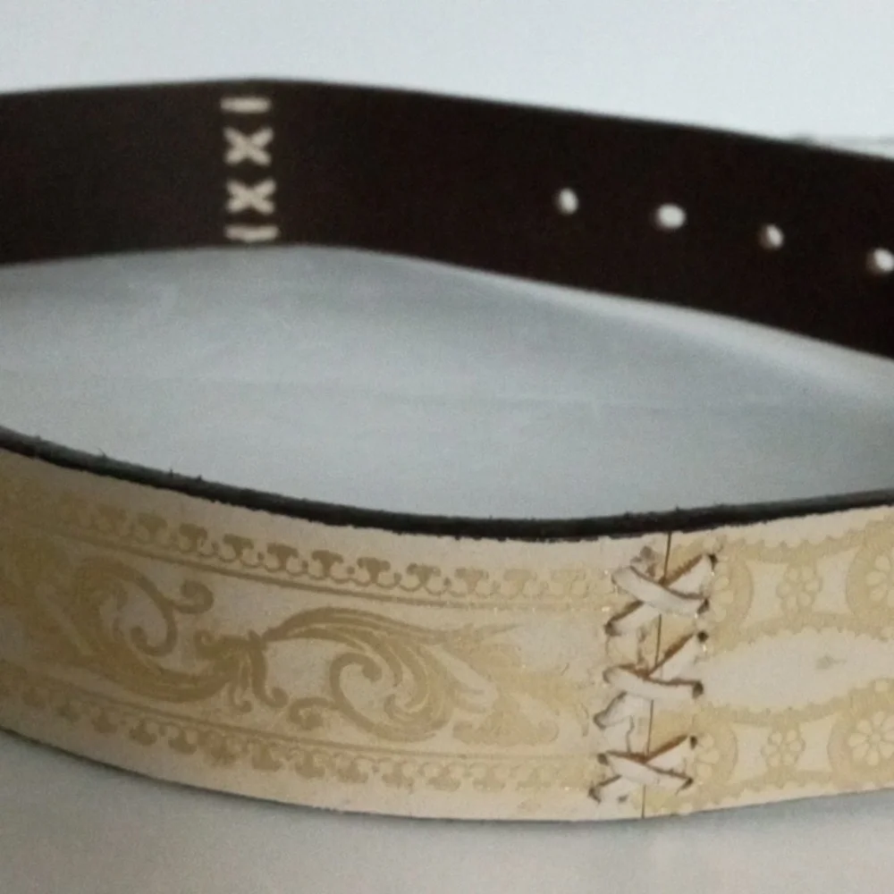 Genuine Leather Belt  Cream and Gold Design Size S Preowned